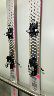 SCOTT SUPERGUIDE 88 W testovací dámské skialpové lyže + vázání ATK Rent ME 2.0 + pásy MONTANA Montamix 21/22
