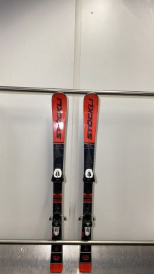 STÖCKLI GS TEAM juniorské testovací lyže + vázání 21/22 Stöckli