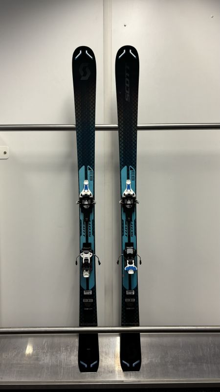 SCOTT SLIGHT 83 W testovací dámské skialpové lyže + vázání Fritschi Vipec Evo + pásy MONTANA Montamix 23/24