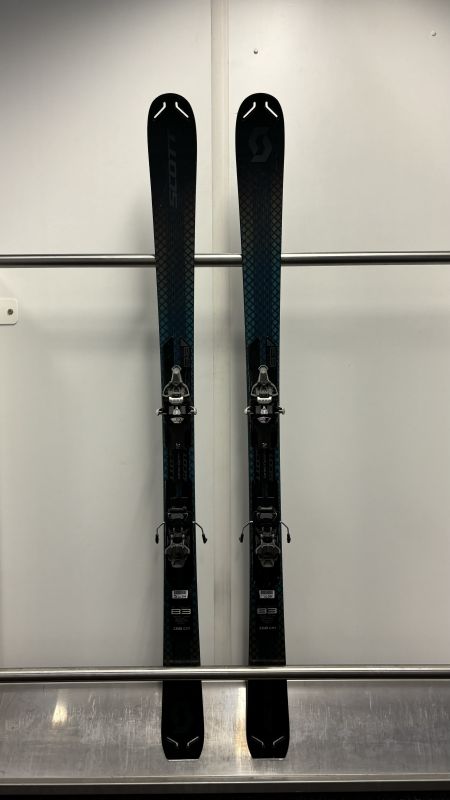 SCOTT SLIGHT 83 W testovací dámské skialpové lyže + vázání Fritschi Vipec Evo + pásy MONTANA Montamix 22/23