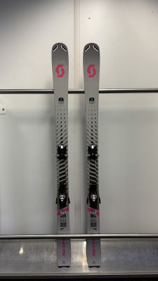 SCOTT SUPERGUIDE 88 W testovací dámské skialpové lyže + vázání ATK Rent ME 2.0 + pásy MONTANA Montamix 21/22 | 160 cm
