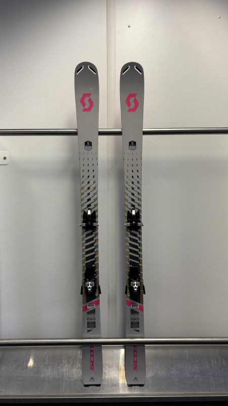 SCOTT SUPERGUIDE 88 W testovací dámské skialpové lyže + vázání ATK Rent ME 2.0 + pásy MONTANA Montamix 21/22