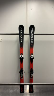 STÖCKLI WRT TEAM juniorské testovací lyže + vázání 22/23 Stöckli