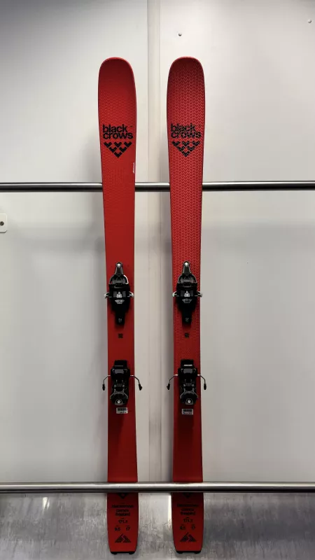 BLACK CROWS CAMOX FREEBIRD testovací skialpové lyže + vázání Fritschi Vipec Evo 100 + pásy MONTANA Montamix 24/25