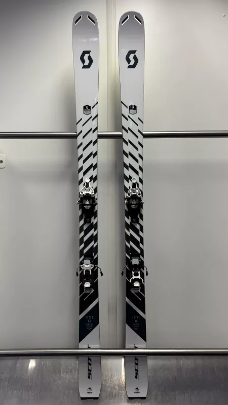 SCOTT SUPERGUIDE 88 testovací skialpové lyže + Fritschi Vipec Evo 90 + pásy MONTANA Montamix 24/25