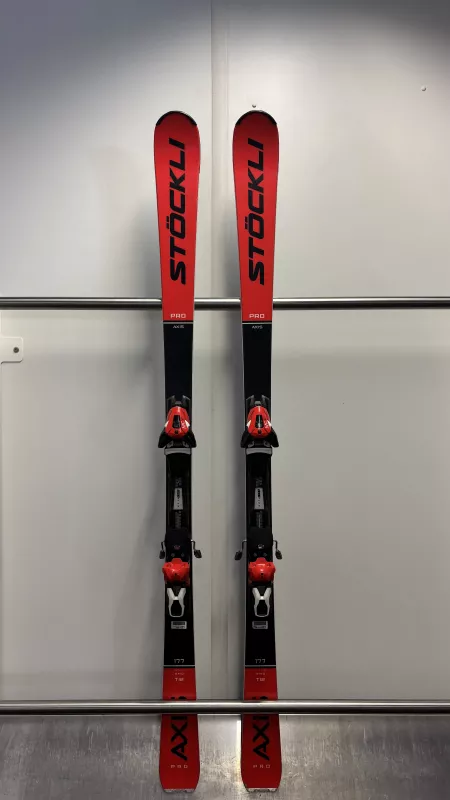 STÖCKLI AXIS PRO testovací lyže set + vázání MC 12 23/24 Stöckli