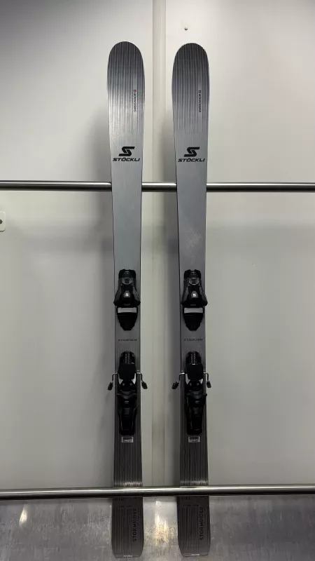 STÖCKLI STORMRIDER 88 testovací lyže set + vázání N Strive 13 black 24/25 Stöckli