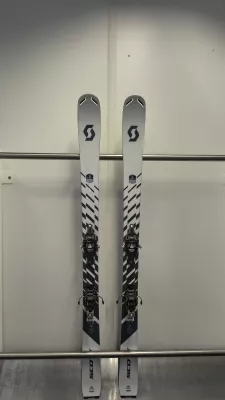 SCOTT SUPERGUIDE 88 testovací skialpové lyže + vázání Fritschi Vipec Evo 90 + pásy MONTANA Montamix 24/25 | 160 cm