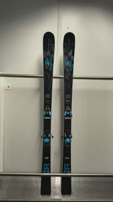 STÖCKLI MONTERO AR testovací lyže set + vázání N Strive 13 blue 24/25 Stöckli