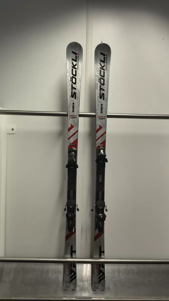 STÖCKLI WRT PRO testovací lyže set + vázání SRT 12 + deska SRT SPEED 25/26 Stöckli