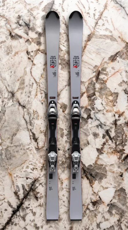 VAN DEER SL R12,5 testovací lyže set + vázání Marker Comp 13 25/26 Van Deer RedBull sports